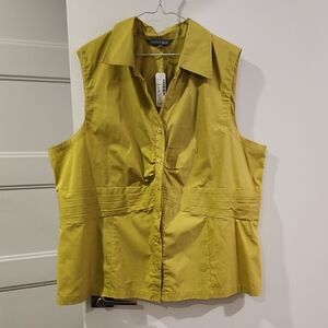 P2P 25.5" NWT AdditionElle Sleeveless Button-Front Blouse in Chartreuse
